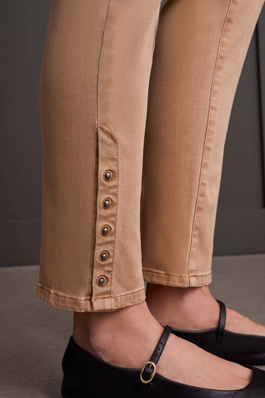 Tan Pull On Ankle Pant